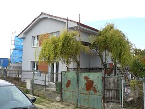 druha strana dorobena, vrby ostrihane