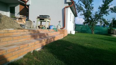 schody do zahrady hotovo