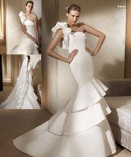 Pronovias 2011model Alison
