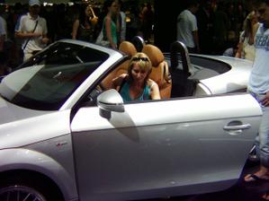 Autosalon v Brně, bylo tam plno lidí
