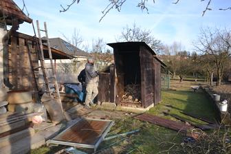 a dali sme dole údiareň a pôvodný kurník