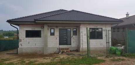 Bez pasok na oknach,vyzera domcurik hned krajsie :-)