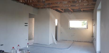Omietky rucne robene su hotove,cca 320m2 na ploche 115m2 a mozeme ist na podlahu