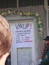 napis na dverach
