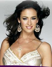 uzasny make up....krasna je