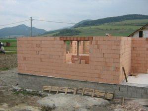 tu bude spalna, kusok od okna...no kusok:), asi 30m je krasna rieka