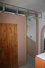 zacal som robit konstrukciu na sdk aby sme zakryli nad linkou dieru od jadra a rovno osadili svetla