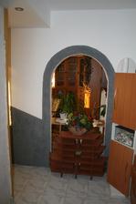 hotovo-vchod do obyvacky s chodby pri prerabke obyvacky sa opat otvory