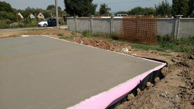 116,24 m2, 2 rady DT-čiek, styrodur 10cm, kari siete, odpady, betón.......... spolu 5400