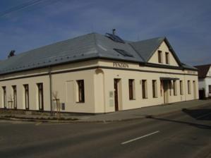 Tady bude svatebni hostina a ubytovani pro 15 hostu - Obecni dum Mokre Lazce