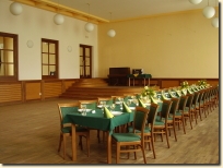 Velky sal obecniho domu ML - svatebni hostina