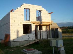 od 30.8 sme zacali robit strechu