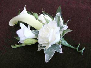 flowers will be cream and white