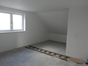 Horna izba - priestor na postele/satnik.