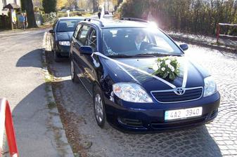 Přijíždíme k radnici