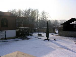 U Jelinků - mozne misto na svatebni hostinu venku