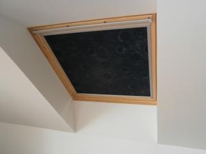 u synátora, bohužel nedělaj i do klasického okna, kdyby někdo věděl o stejné látce/roletce, dejte, prosím, vědět :-)