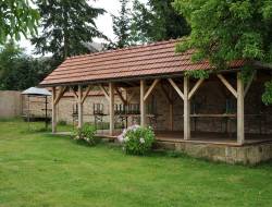 hostina bude na trávníku, v pergole tanec