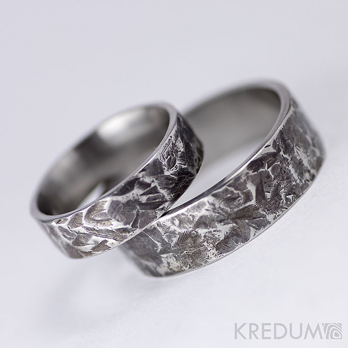 Snubní prsten kovaná nerezová ocel - Archeos - Obrázek č. 5