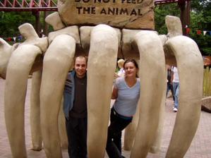 To som ja s mojim milacikom v zbavnom parku Alton Towers