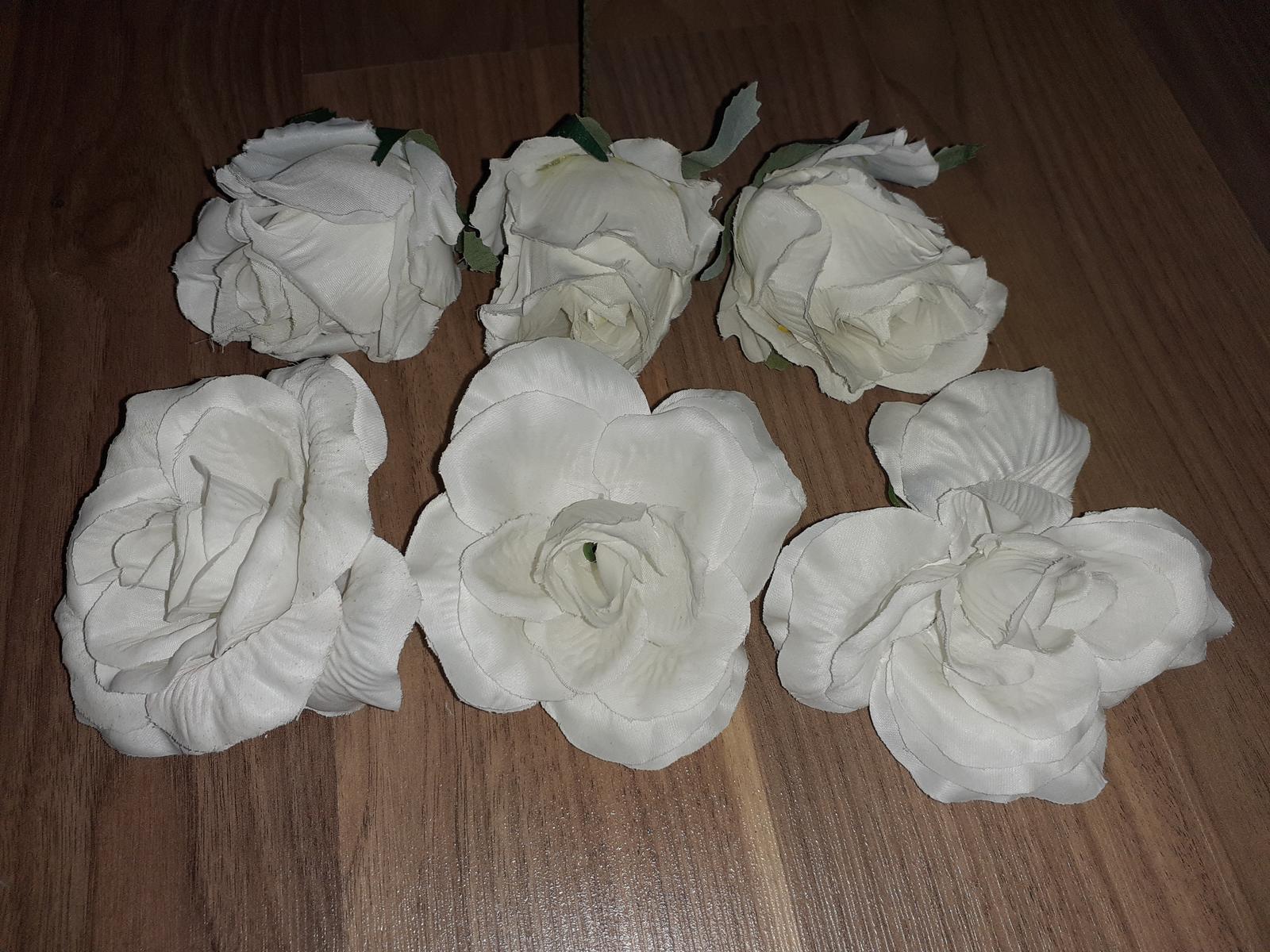 bílé růže - Obrázek č. 1