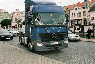 Příjezd ženicha na radnici