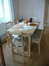 jídelní stůl, alá Ikea