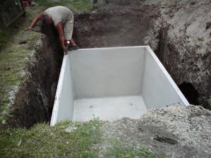 17.8.2012 chlapík ju osadil, vypenil...