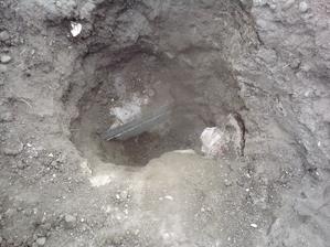 21.8.2012 vykopával som znova žumpu a napojenie odpadu- hĺbka 1m