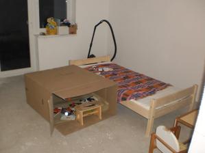 14.10.2012 to najdôležitelšie v detskej izbe- posteľ, stolček na všetko a BUNKER