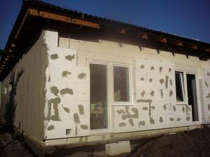 20.10.2012 zadná strana - nakoniec sme dávali aj kotvy- pre istotu- bok dokončený včera