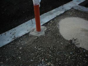 obsyp potrubi- aby sa im nic nestalo ;)