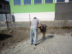 strk sme udusali vibracnou nohou