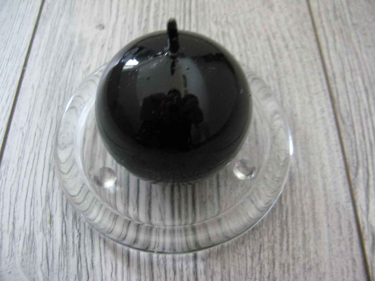 Sviečka guľa 6 cm čierna lakovaná - Obrázok č. 1