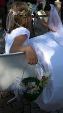 kamarádi si neodpustili pár blbin- v pozadí družičky páčim kouli