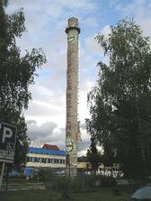 Komín "Holba" (a prodejna Albert za ním) - váš důležitý orientační bod, pohled od domu nevěsty