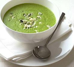 vegetariánská Polévka č. 1 – brokolicová s modrým sýrem http://www.bbcgoodfood.com/recipes/4886/broccoli-and-blue-cheese-soup