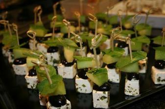 vegetariánské Jehdohubky – feta, meloun, olivy a máta http://thepassionatecook.typepad.com/thepassionatecook/2006/02/feta_melon_oliv.html#more