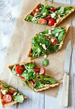 vegetariánský Koláč s rajčaty a kozím sýrem http://www.tarteletteblog.com/2010/04/recipe-savory-greens-tomatoes-goat.html?utm_source=feedburner&utm_medium=feed&utm_campaign=Feed%3A+Tartelette+%28Tartelette%29