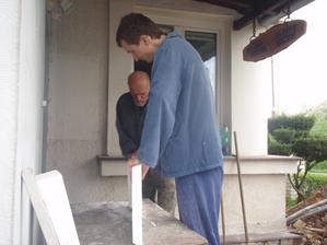 a máme tu jaro ,tak se konečně pouštíme do dalších oprav domečkuch duvodů.pro zacatek pouze kritický přístavek...