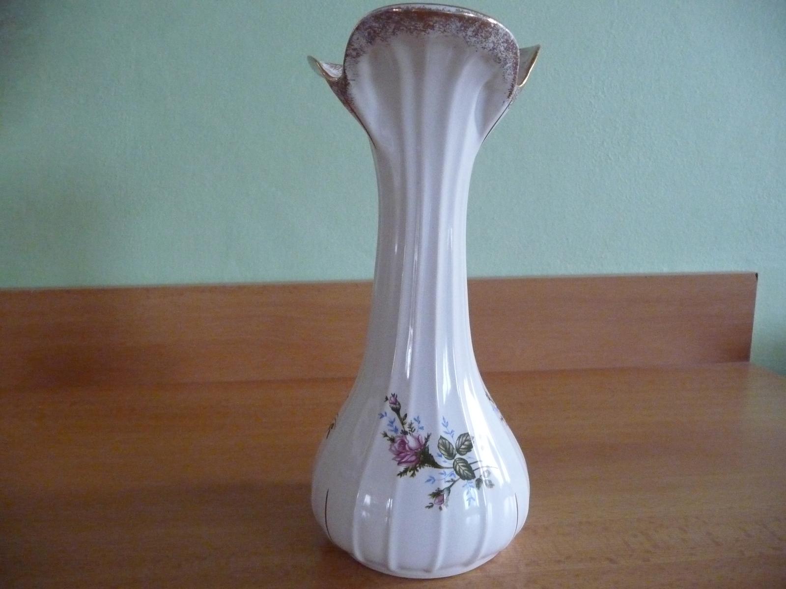 Stredne veľká váza  - Obrázok č. 1