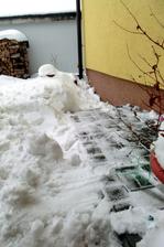 najskôr sme vyhrabali horny schod. potom este dva.