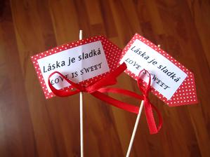 okrasne cedulky do muffinkov ci dezertov, ktore ladia s vyzdobou