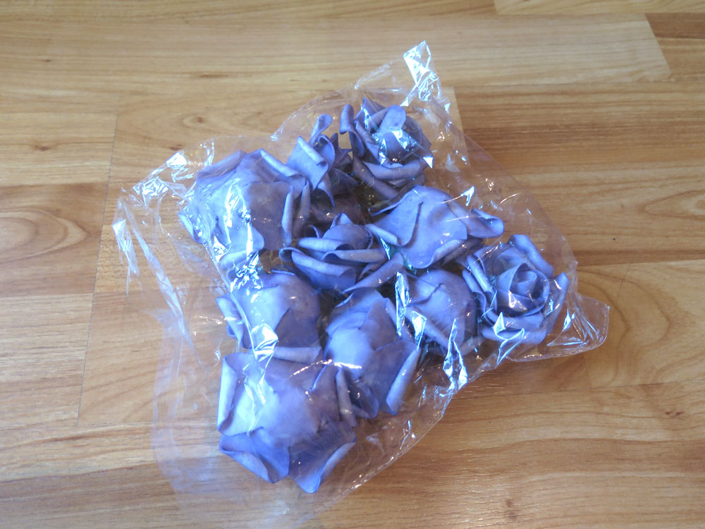 lila, fialové pěnové růže 10ks- nepoužité - Obrázek č. 2