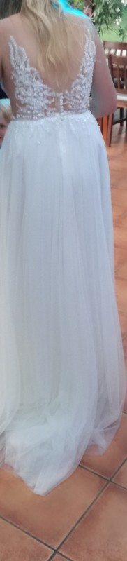 Krásné moderní svatební šaty značky Madora - Obrázek č. 3