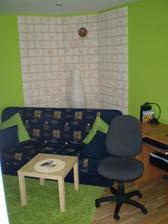 Prozatimní obývaček (bude to hala s krbovými kamny) - 2010