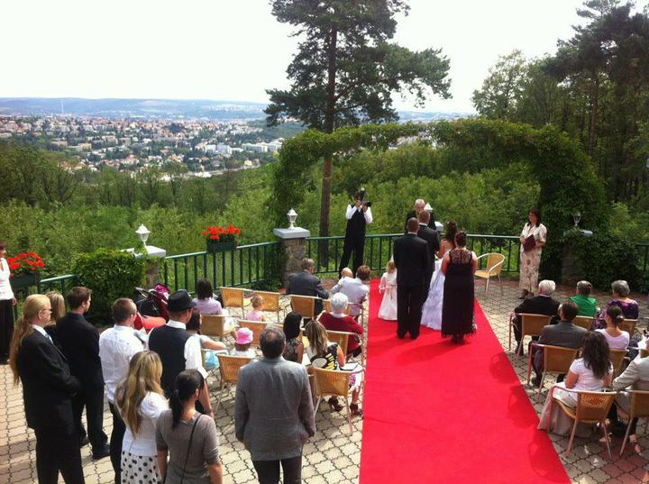 DJ MLN - specializace na svatby - Ozvučení svatebního obřadu v roce 2012.