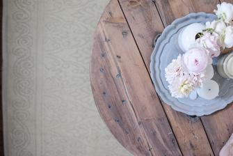 Nový koberec a s ním aj nový príspevok na blogu: http://www.houseof30roses.sk/2018/10/zariadovanie-domu-nocna-mora-alebo.html
