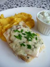 Zapečené filé, bramborovo-dýňové pyré a tzatziki.