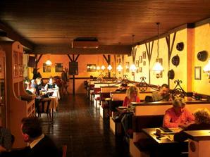 v salonku této restaurace bude hostina